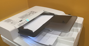 打印机打印办公文件文档8秒视频