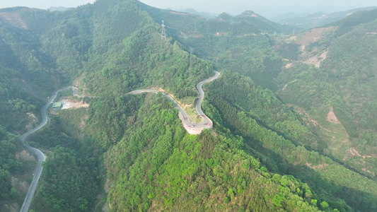 4K航拍贵州蜿蜒曲折山路美景视频