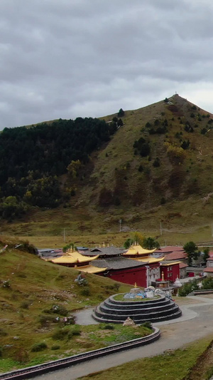 航拍甘孜藏族自治州佛教建筑塔公寺全景四川旅游43秒视频