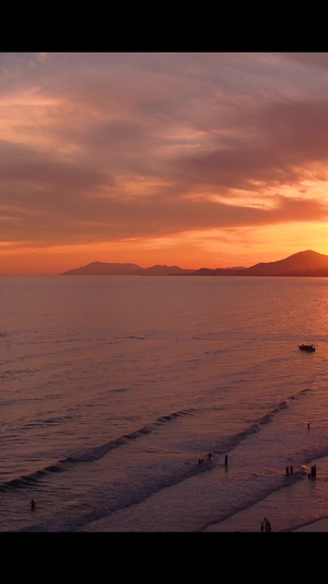 海边夕阳落日余晖摩托艇32秒视频