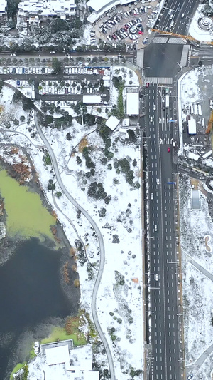 大雪之后的城市风光和交通视频素材银装素裹21秒视频