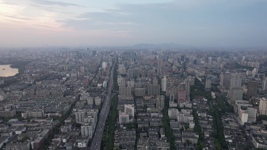 浙江杭州城市夜幕降临拥堵交通航拍 视频