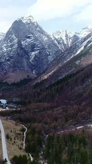 航拍无人机探索雪山工作视频四姑娘山44秒视频