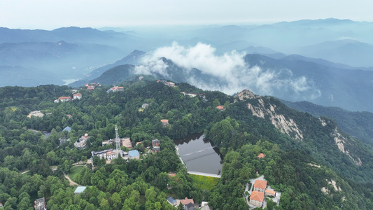 航拍河南信阳旅游5A级鸡公山景区历史遗址万国建筑别墅群4k素材视频