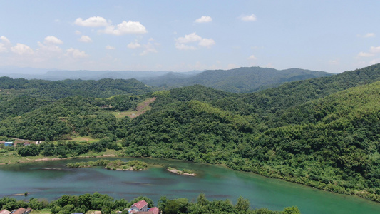 航拍大自然青山绿水视频