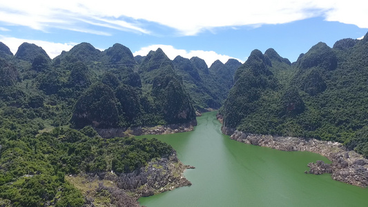 航拍青山绿水视频