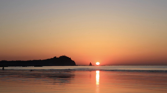 青岛石老人海水浴场海上日出全过程视频