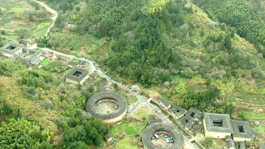 云雾缭绕福建龙岩土楼航拍视频