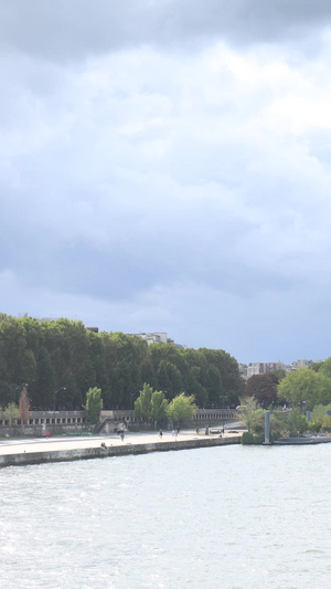 巴黎塞纳河与埃菲尔铁塔城市风光延时视频城市延时8秒视频