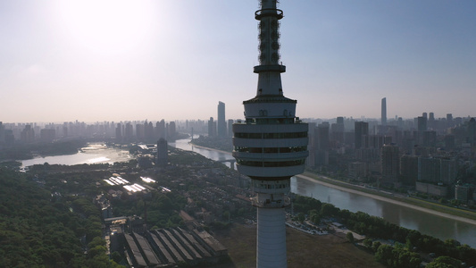 航拍环绕城市地标建筑天际线4k素材视频