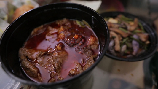 水煮肉红油垃圾食品外卖高热量不健康视频