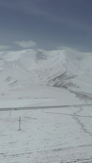 航拍青藏线雪山奇观72秒视频