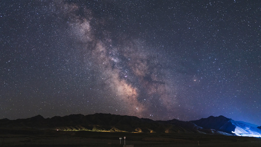 新疆天山夜晚银河星河延时视频