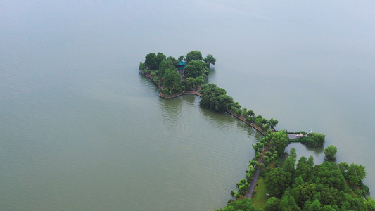 航拍城市自然湖景风光小岛绿道林荫道街景4k素材视频