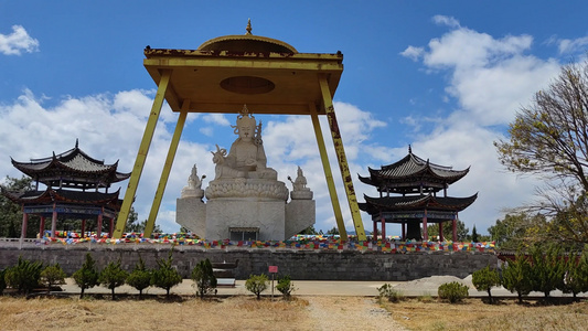 实拍蓝天白云经幡金塔西藏风景 视频