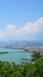 三亚鹿回头角景区观光平台美景热带城市视频