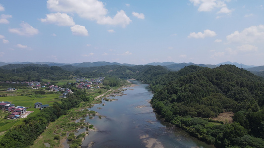 航拍大自然青山绿水视频