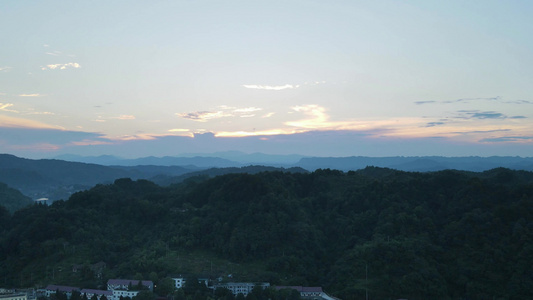 航拍夕阳晚霞下的山川美景视频