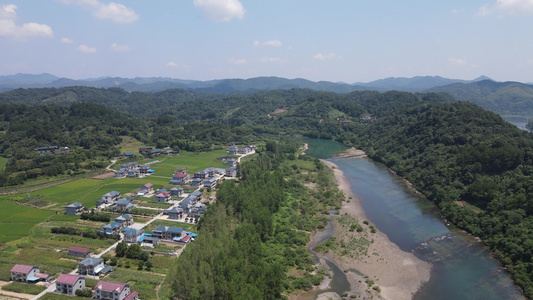 航拍田野乡村青山绿水视频