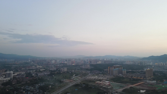 航拍夕阳晚霞下的山川美景视频