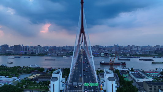 上海杨浦大桥桥梁交通日落夜景4k航拍视频