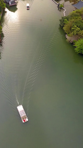 竖拍竖屏航拍桂林木龙湖公园小船桂林风景区竖构图视频