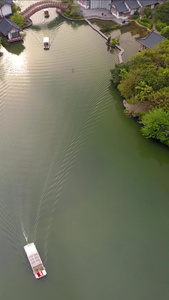 竖拍竖屏航拍桂林木龙湖公园小船桂林风景区航拍风景视频