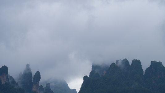 延时摄影城市旅游湖南5A级景区张家界自然风光天空晨雾4k素材[慢动作]视频