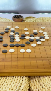 下围棋五子棋的实拍素材下棋的人视频