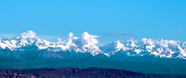 新疆天山[阴山]视频