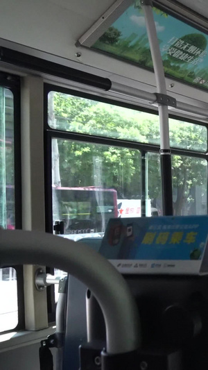 公共交通实拍公交车12秒视频