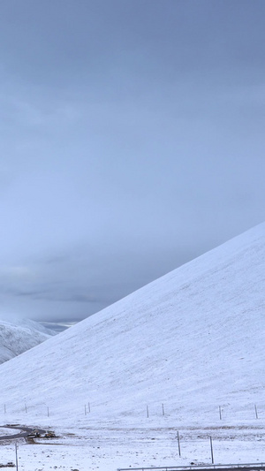 西藏高海拔山脉仲拉山白雪皑皑延时视频大自然19秒视频