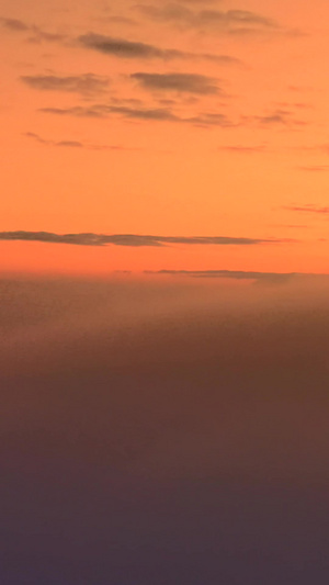 航拍云海日出穿云天空空镜31秒视频