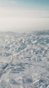 冬季雪景新疆独库公路汽车背景视频