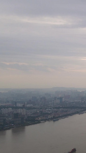 航拍风光城市夕阳晚霞天空城市天际线长江江景素材城市建设视频