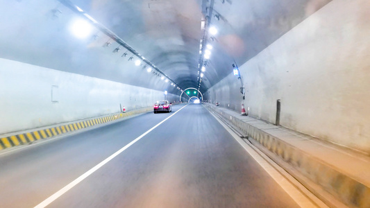 4K实拍第一视角穿越高速隧道视频