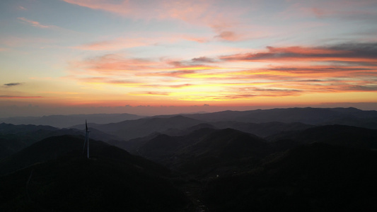 大山风车日落晚霞夕阳航拍 视频