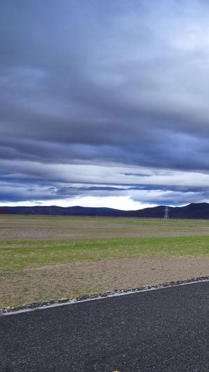 风云变幻的西藏公路延时视频西藏风光17秒视频