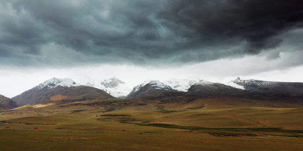 8K实拍航拍西藏阿里地区雪山风暴视频