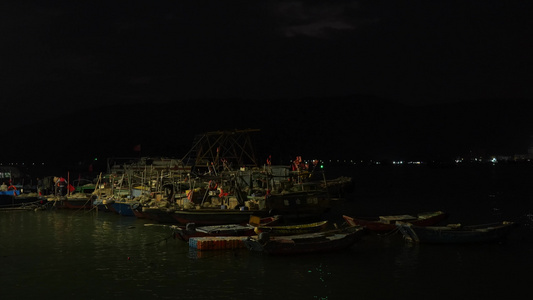 夜晚的海湾风光实拍视频