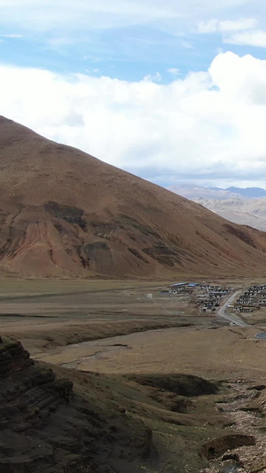 珠峰国家公园景区入口处航拍视频盘山公路104秒视频
