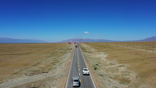 新疆巴音布鲁克草原自然风光4K航拍视频