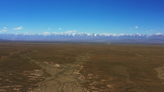 新疆巴音布鲁克草原自然风光4K航拍视频