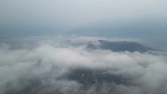 山城梦幻云海航拍美景素材视频