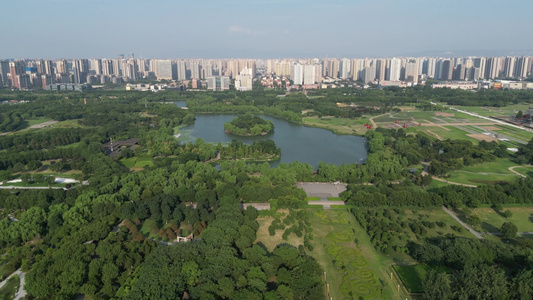 西安大明宫遗址公园太液池景区航拍4K视频