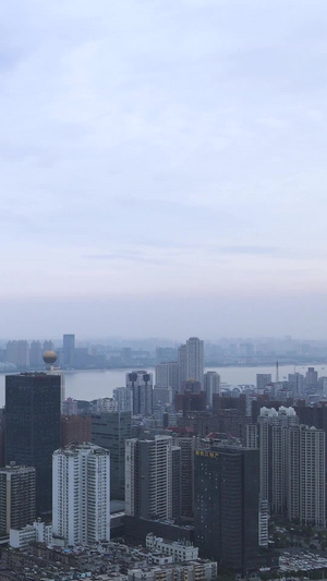 航拍城市江景地标金融写字楼素材金融大厦43秒视频