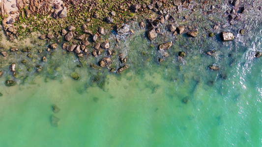 4K实拍夏日海浪沙滩自然风光大海视频