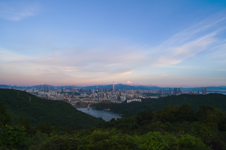 塘朗山远眺深圳福田区城市风光晚霞延时视频