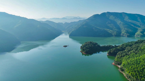 4K航拍皖南川藏线青龙湖风景区山河风光23秒视频