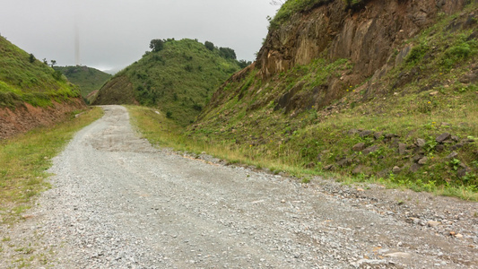 湖南雪峰山山区公路 山路越野视频